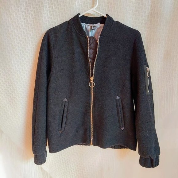 Wool blend bomber jacket in black - Picture 9 of 11